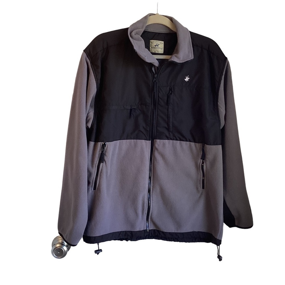 Beverly Hills Polo Club Men’s Black/Gray Full Zip Fleece Jacket.  Size M